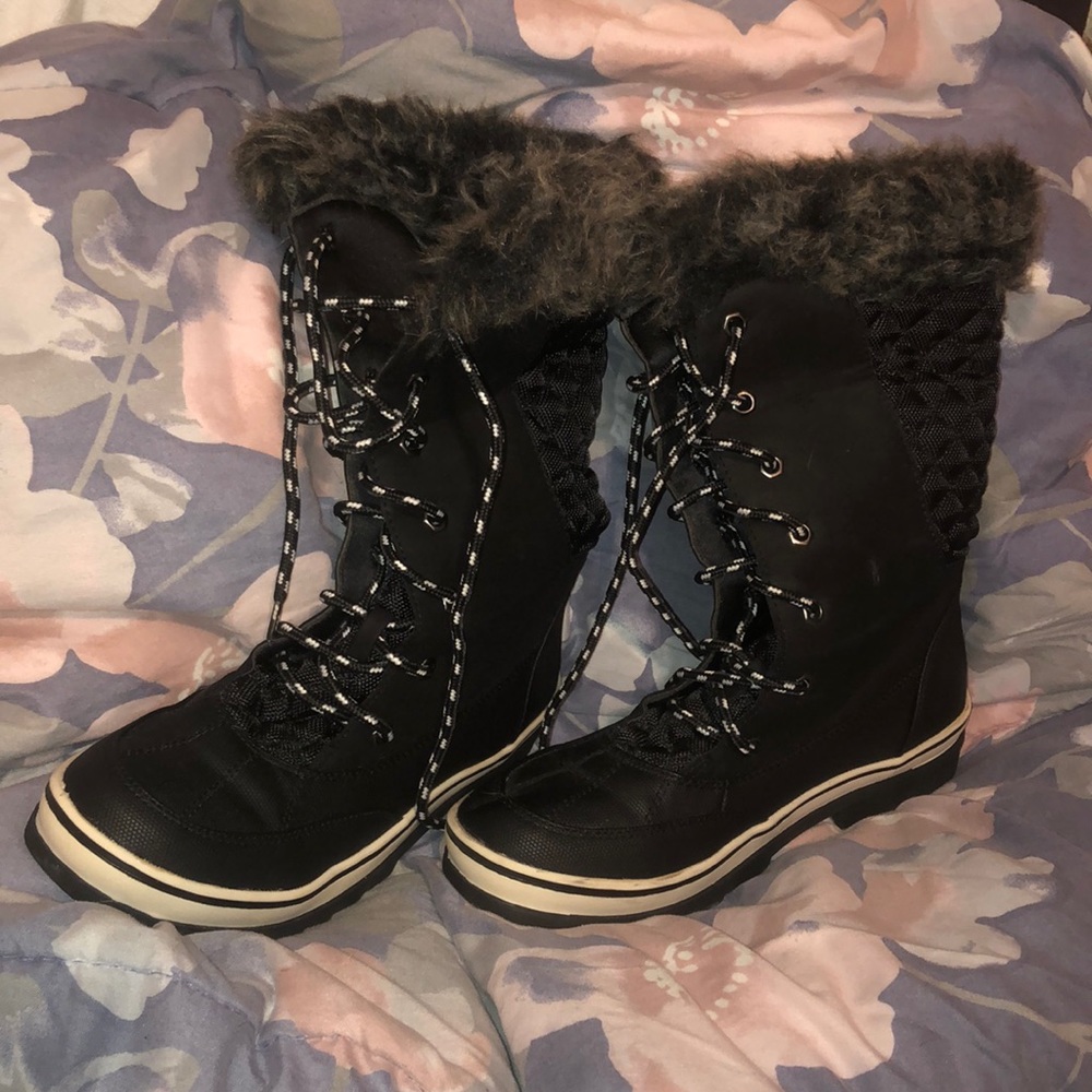 Snow boots